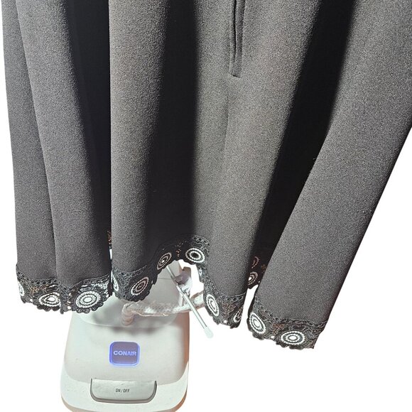 B. Darlin Black Sleeveless Dress With Lace Trim & Embroidered Hem Size 11/12 - Picture 7 of 8